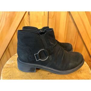 Clarks Black Scrunchy Buckle Boots Women's Size 5.5M